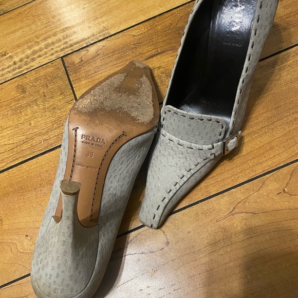Prada Saffriano Ostrich high Heel shoes - Picture 2 of 7